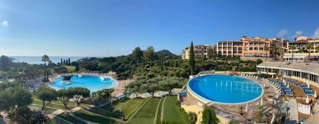 Saint-Raphael- Vue Mer Et Massif De L'Esterel Экстерьер фото